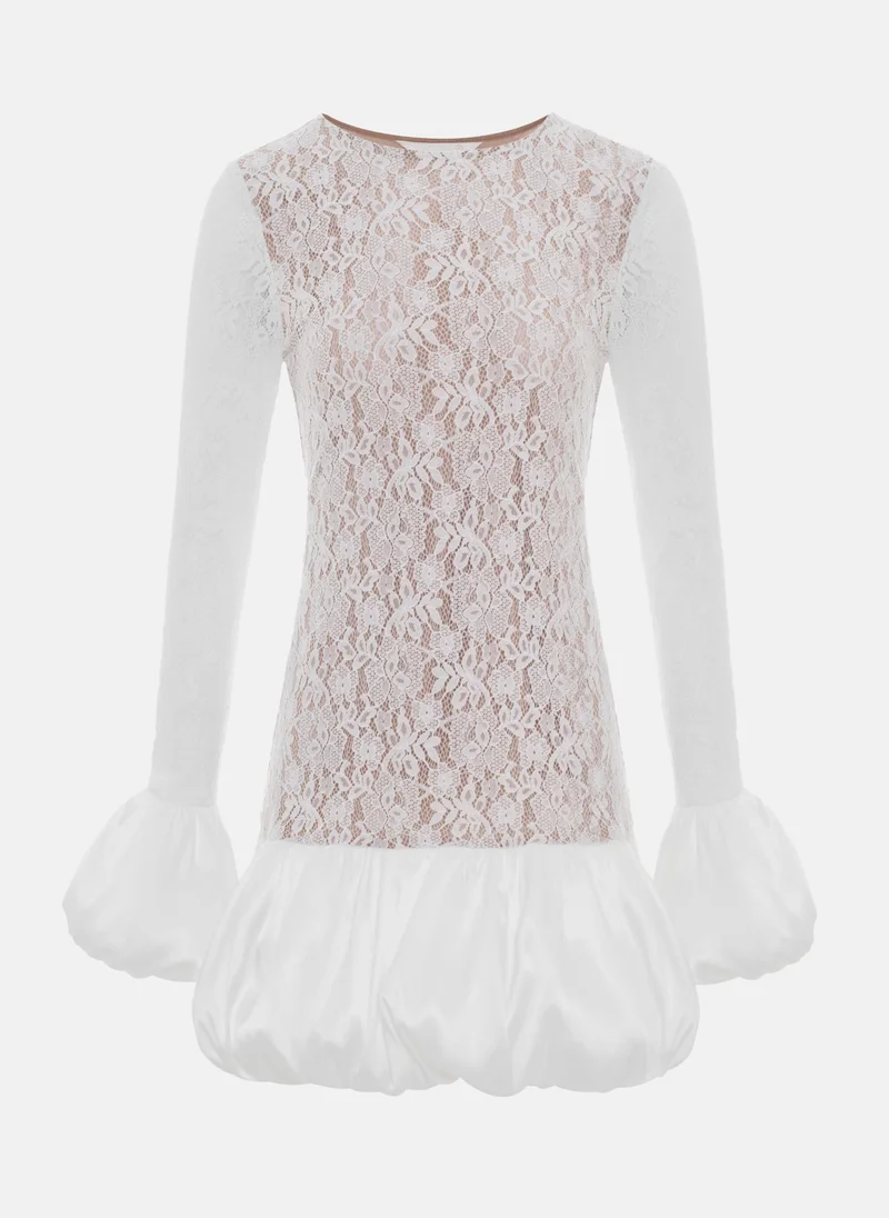 ليتشي فستان قصير من الدانتيل مع أساور ضخمة وتنورة بالون